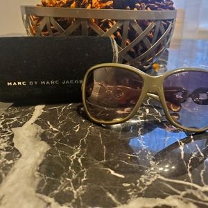 Marc Jacobs Sunglasses+Case